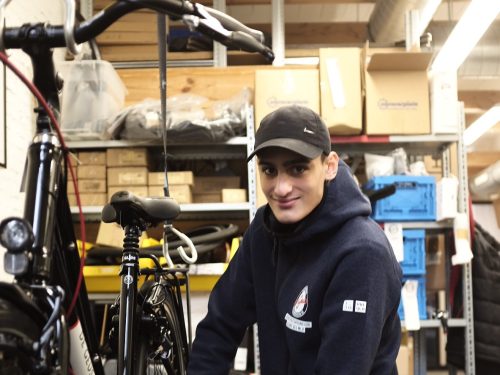 Stagiair duaal leren Finn: ‘Ik wist niet dat het zó leuk is om fietsenmaker te zijn’ [interview]