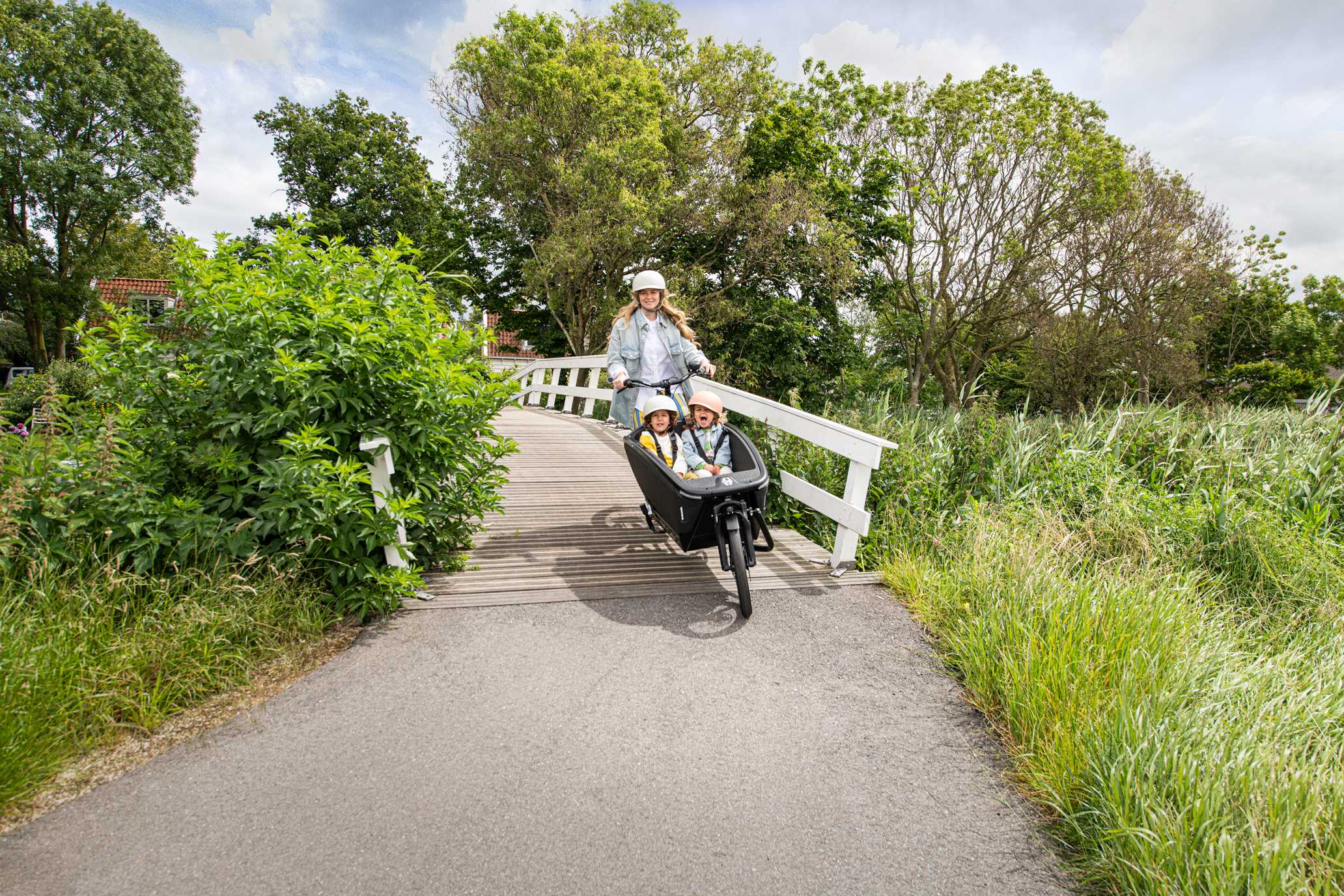 Bakfiets gezin uitstapje zomer